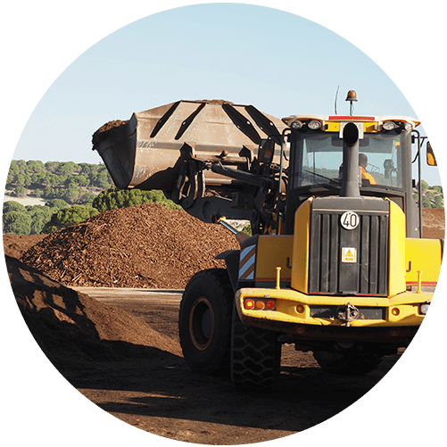 Maquinaria agrícola de Agroineco en el campo